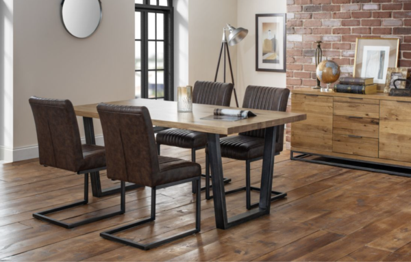 Bolyn dining table